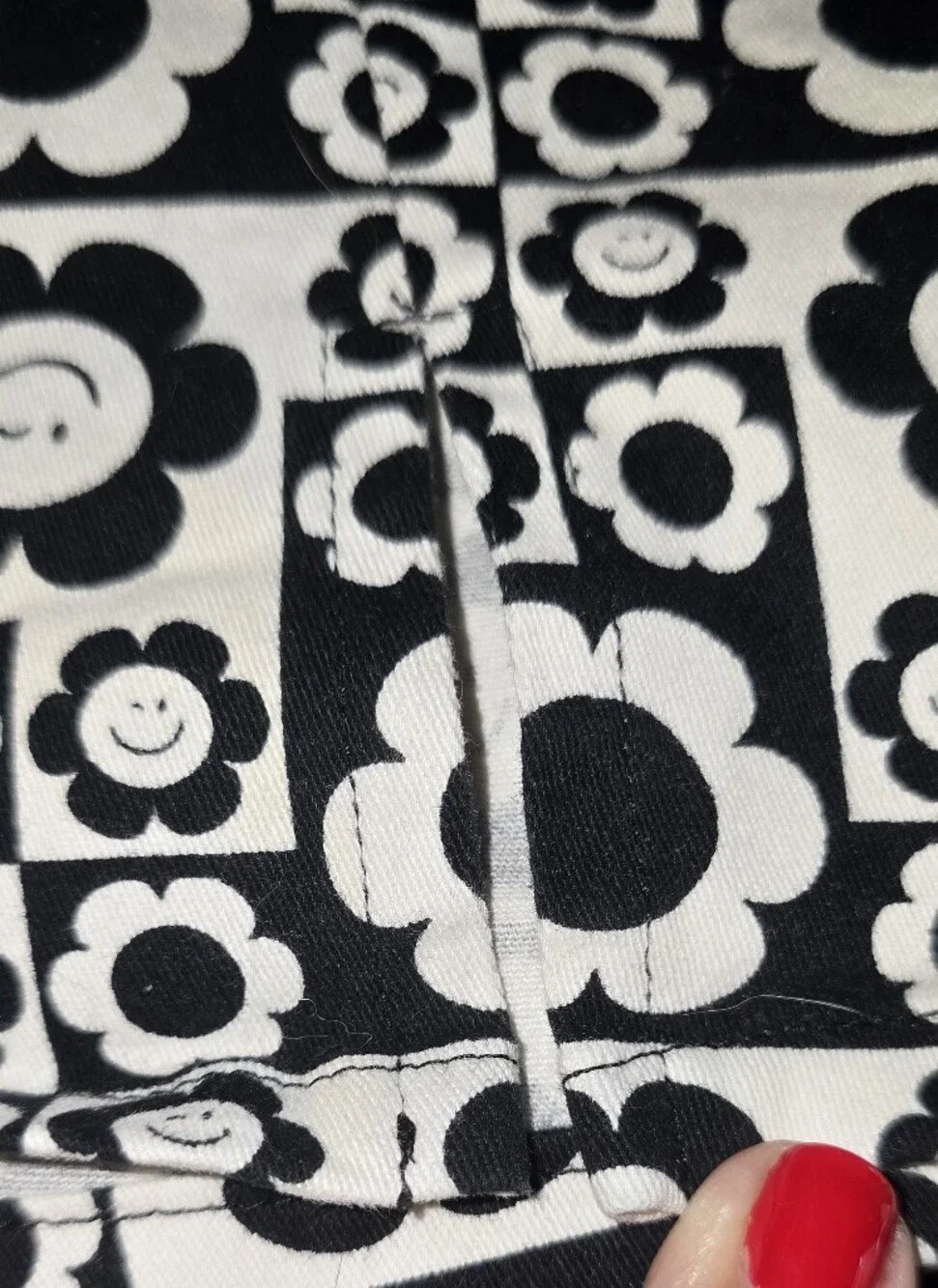 art class Black and Cream Floral Graphic Mini Skirt Size 7/8